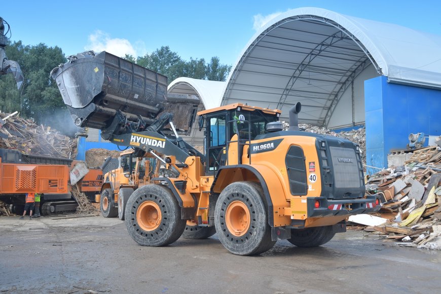 BTU Hartmeier erneuert Flotte mit modernstem 3,3-m3 HL960A Radlader von Hyundai